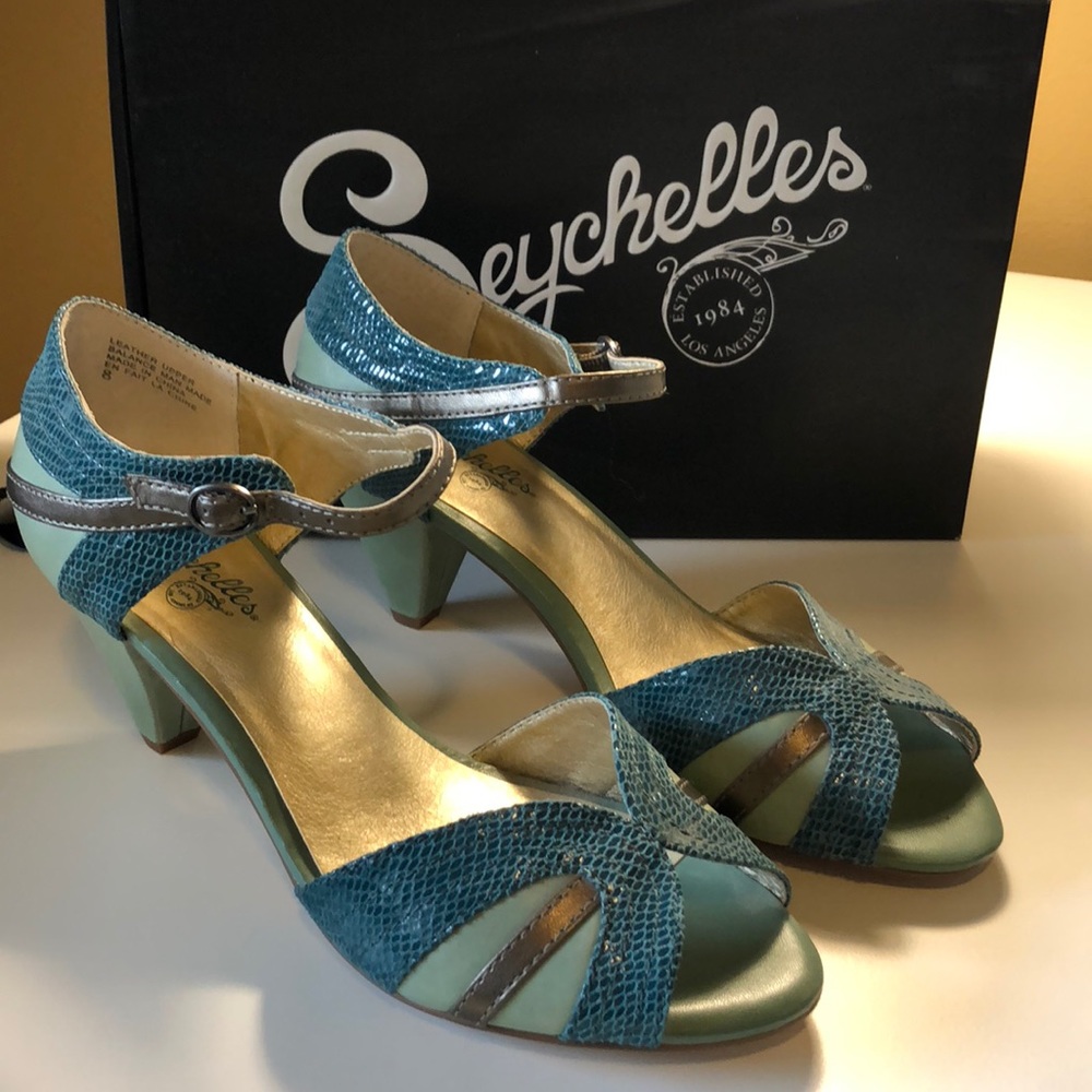 Seychelles Teal Leather Pumps. Never Worn
